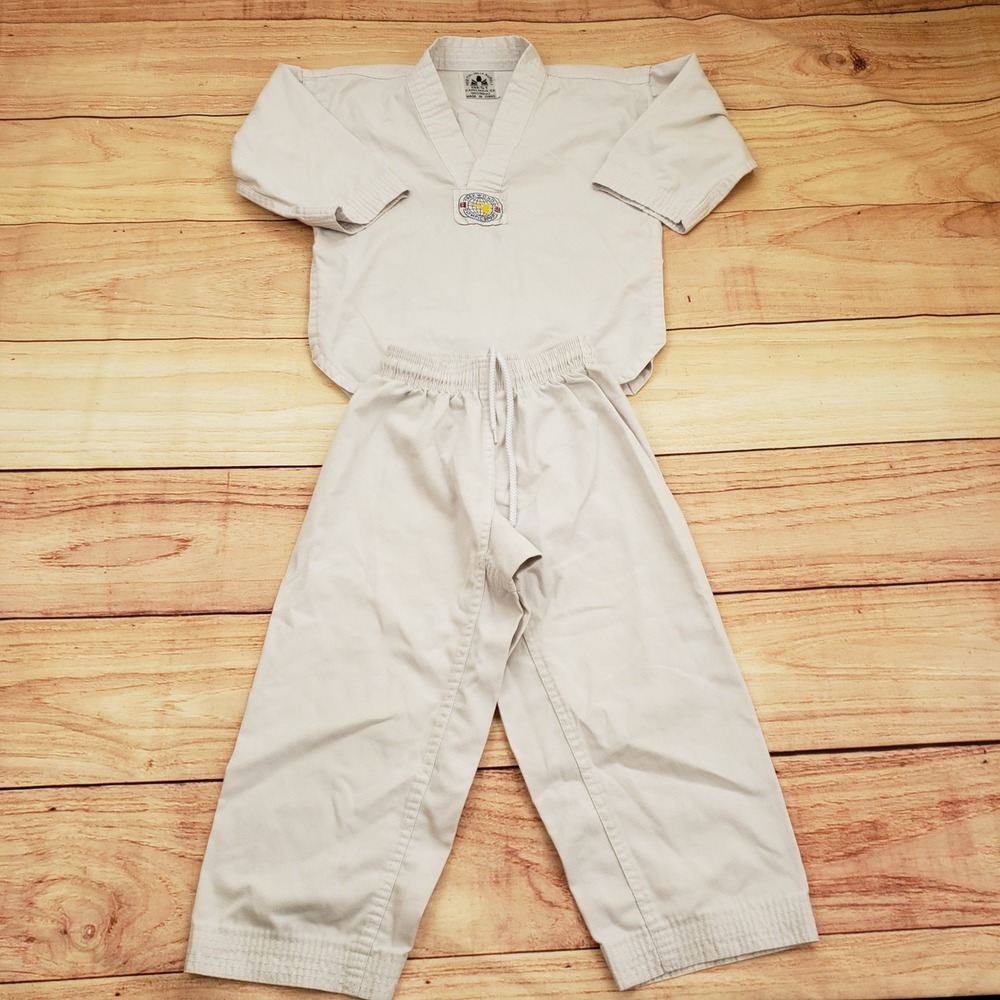 BEST Taekwondo Olympic Sport Martial Arts Uniform Gi 00 130cm Childrens Size 6/7